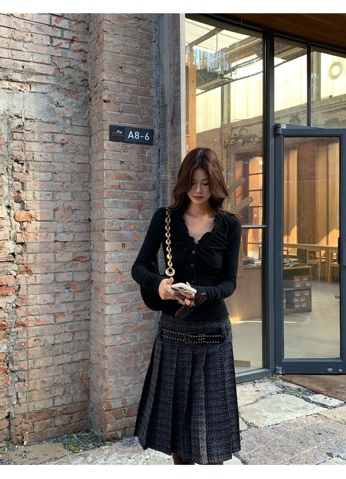 말 mar 레트로 디자인 센스 프릴 V넥 니트 스웨터 여성 몸매 가꾸기 슬림해 보이는 검정색 기본 셔츠 상세 이미지 5