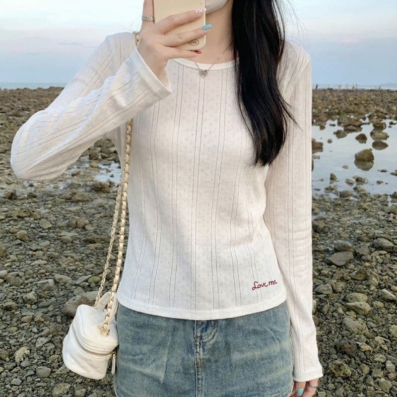실사 원본 자카드 질감 센스 긍정적 인 어깨 긴팔 티셔츠 맨위 여성 의류 자수 기본 셔츠 봄 가을 겨울