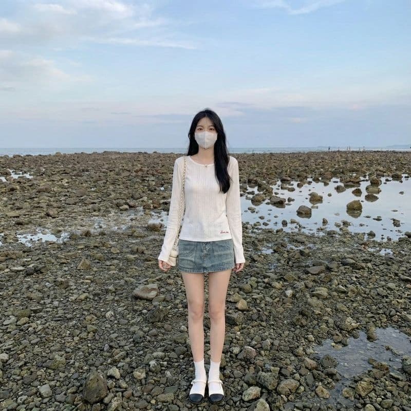 실사 원본 자카드 질감 센스 긍정적 인 어깨 긴팔 티셔츠 맨위 여성 의류 자수 기본 셔츠 봄 가을 겨울 상세 이미지 10