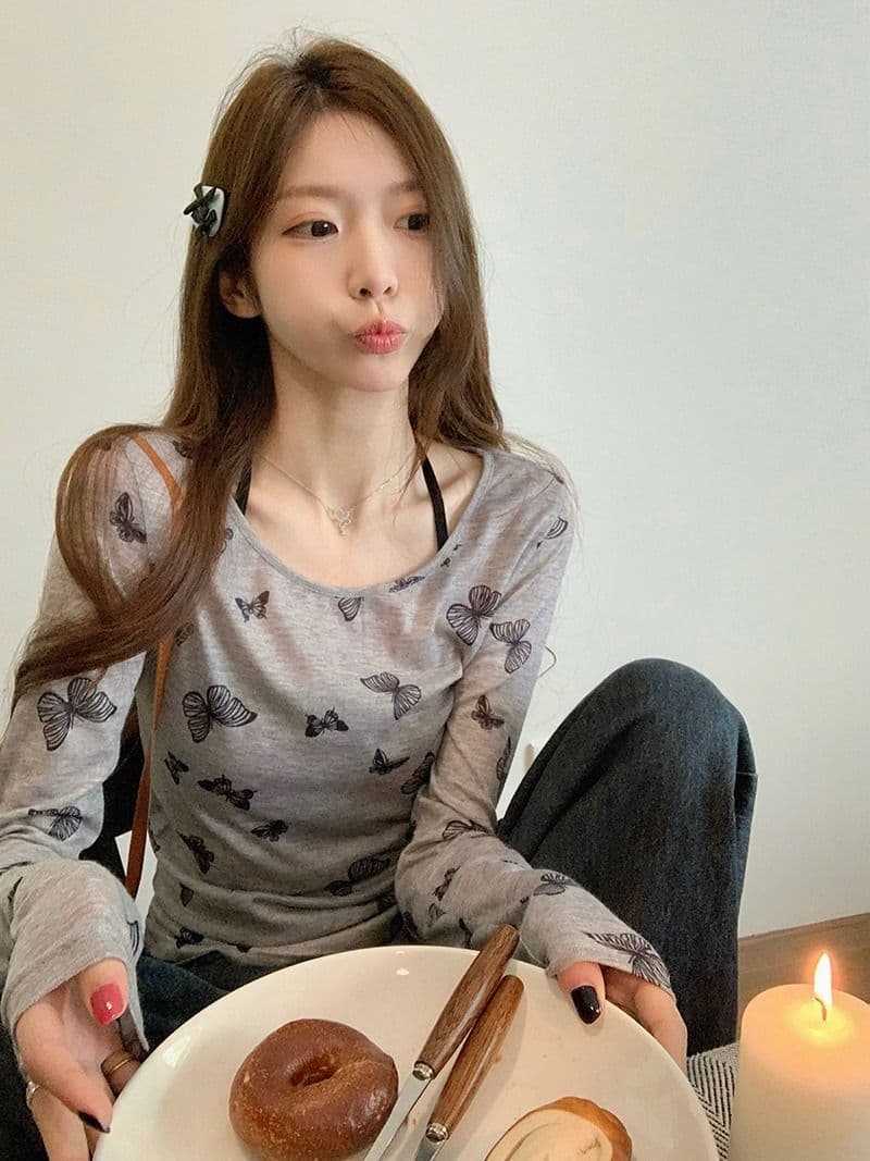 주간 실크 양모 한국 스타일 핫걸 회색 나비 프린트 티셔츠 여성 봄 가을 얇은 스타일 몸매 가꾸기 기본 셔츠 쇼트 스타일 맨위 상세 이미지 7
