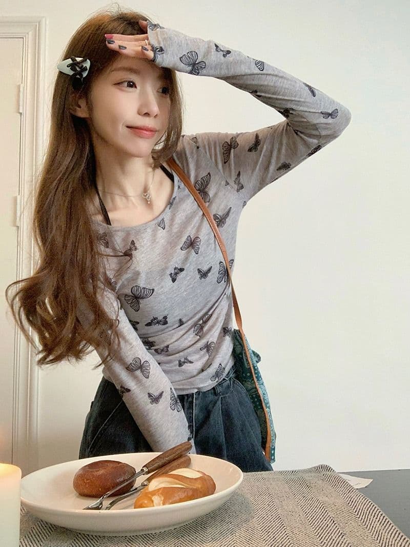 주간 실크 양모 한국 스타일 핫걸 회색 나비 프린트 티셔츠 여성 봄 가을 얇은 스타일 몸매 가꾸기 기본 셔츠 쇼트 스타일 맨위 상세 이미지 17