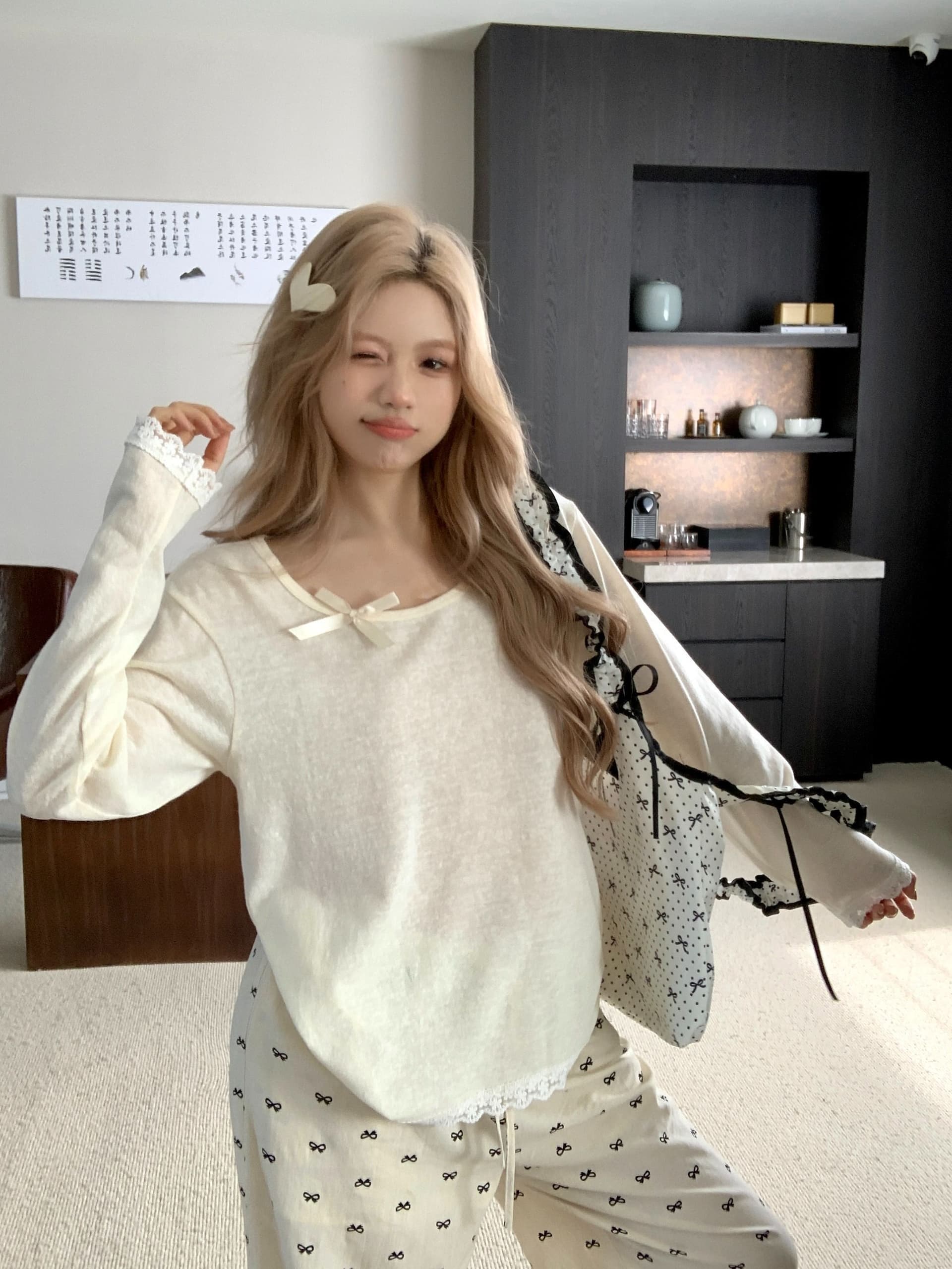 리넨 면화 원본 원단 한국 스타일 핫걸 나비 매듭 레이스 조각 화이트 티셔츠 여성 가을 달콤함 블라우스 여성 상세 이미지 11