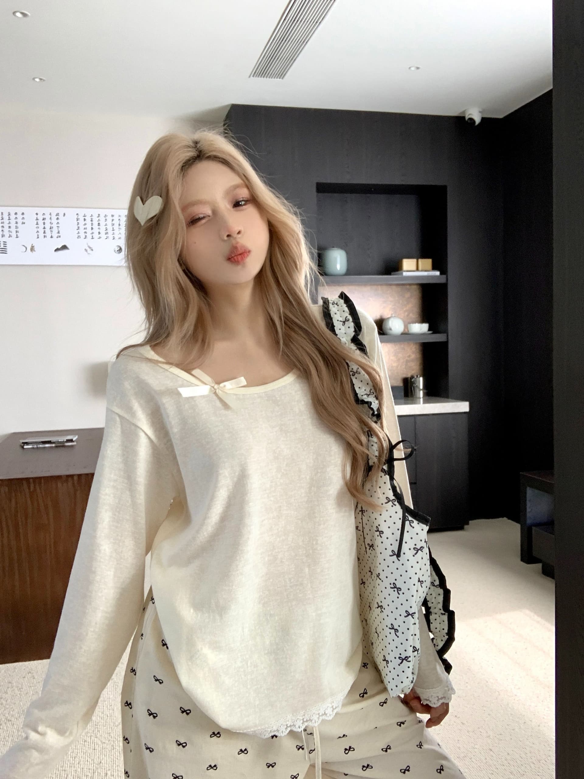 리넨 면화 원본 원단 한국 스타일 핫걸 나비 매듭 레이스 조각 화이트 티셔츠 여성 가을 달콤함 블라우스 여성 상세 이미지 12