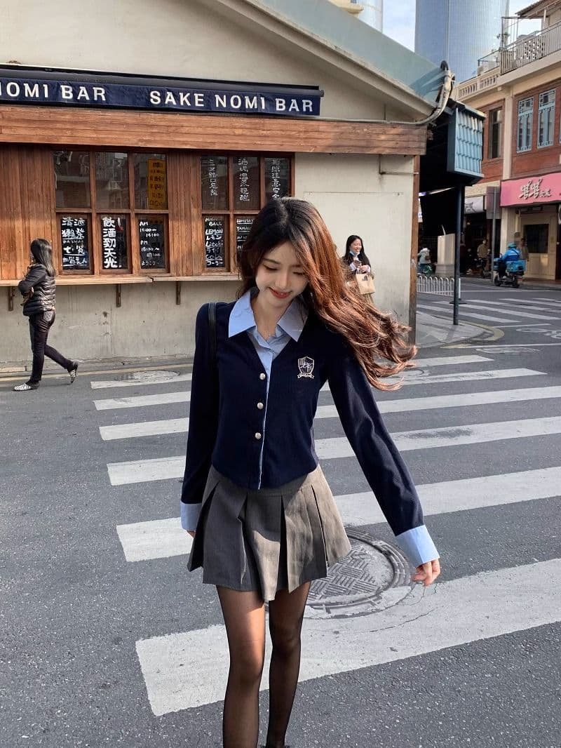 원본 원단 POLO 칼라 자수 긴팔 여성 가을 디자인 센스 셔츠 패치워크 쇼트 스타일 페이크 레이어드 맨위 상세 이미지 4