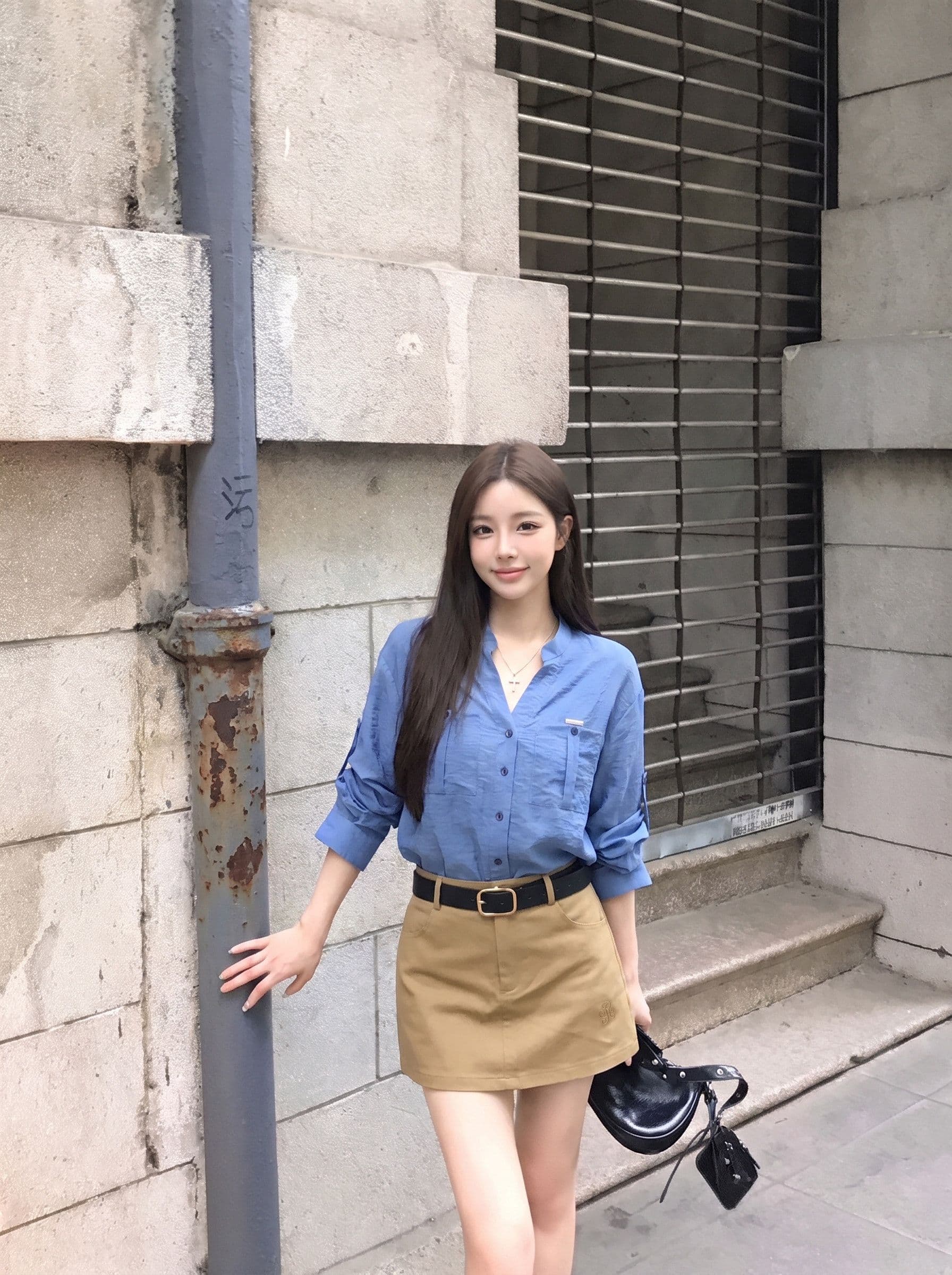 원본 원단 디자인 센스 파란색 긴팔 여성 셔츠 가을 V넥 여성 셔츠 느슨함 센스 자외선 차단 셔츠 상세 이미지 2