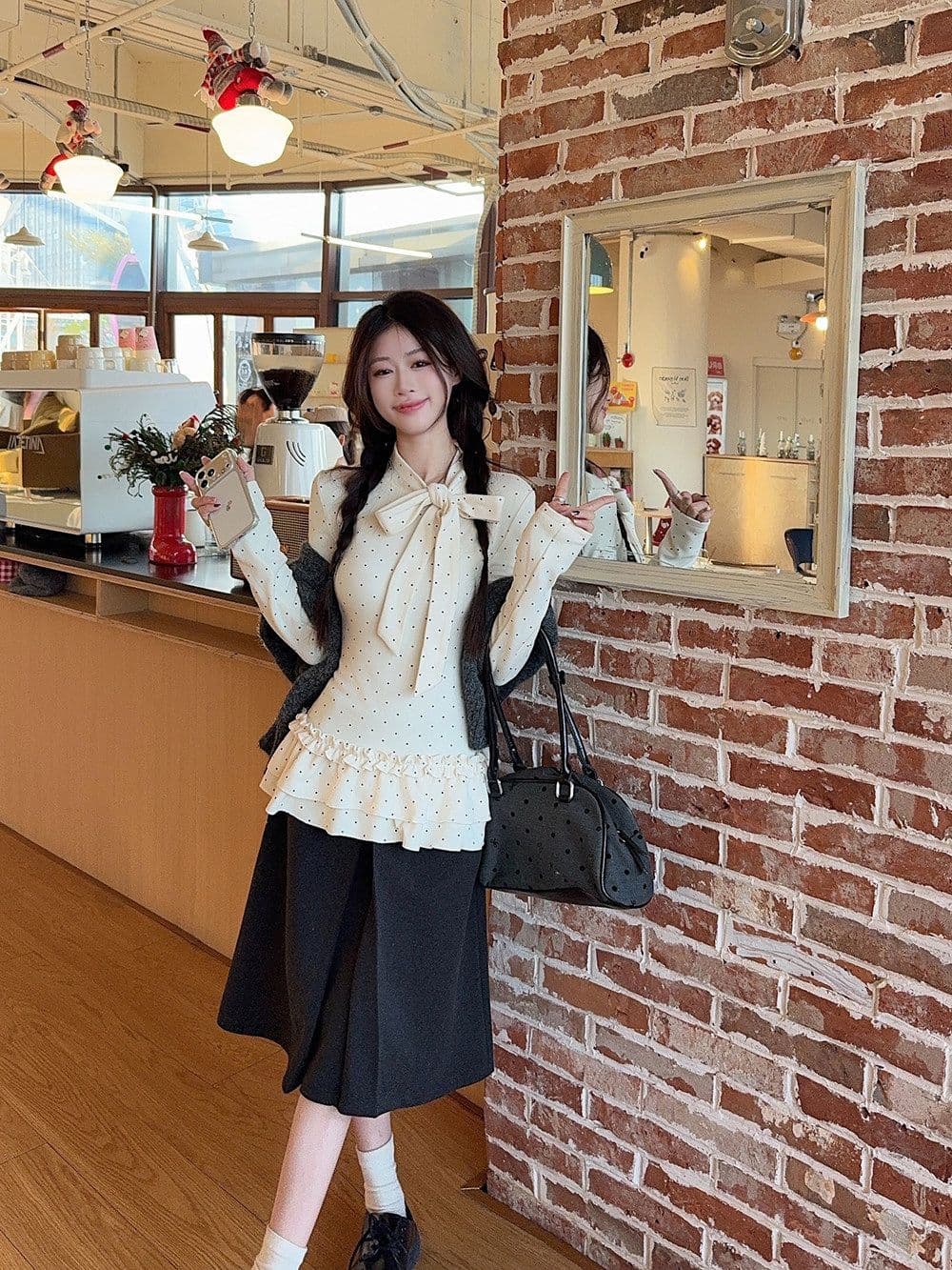 한 부서 핫걸 화이트 도트 무늬 스트랩 긴팔 티셔츠 여성 가을 레이스 치마 스택 착용 기본 셔츠 맨위 상세 이미지 12
