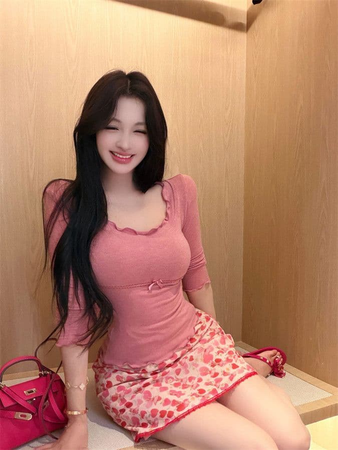 작은 대중 순수한 욕망 이슬 쇄골 낮은 네크라인 디스플레이 가슴 몸매 가꾸기 중간 소매 티셔츠 맨위 프린트 하이웨이스트 타이트 스커트 반신 치마 세트 상세 이미지 11
