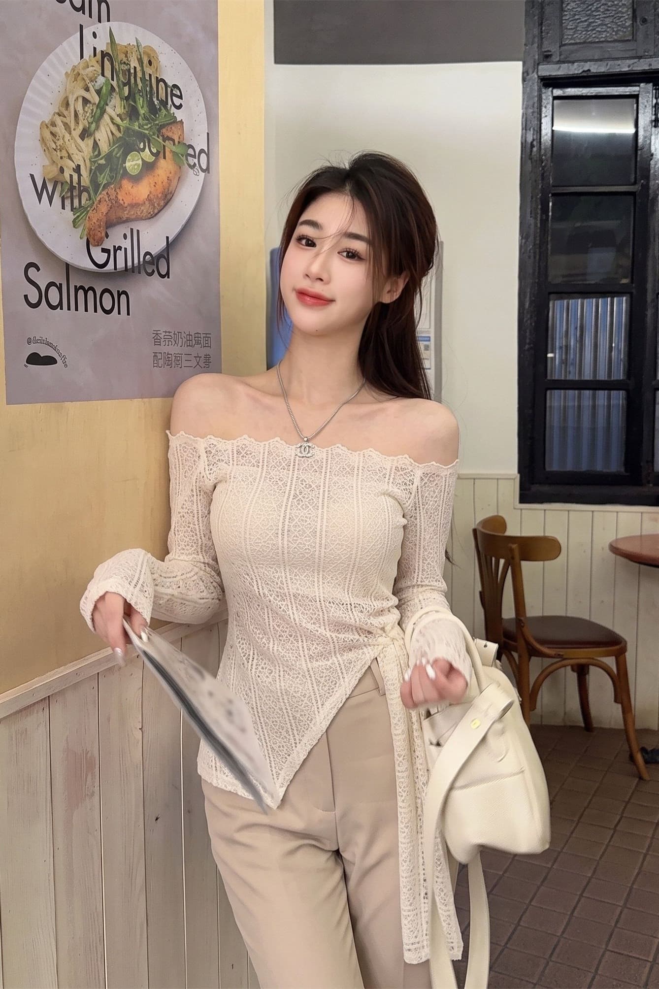 디자인 센스 쌀 살구 색상 긴팔 눈 레이스 셔츠 여성 2026 가을 스트랩 허리 수축 오프숄더 슬림해 보이는 핫걸 맨위 이미지 6