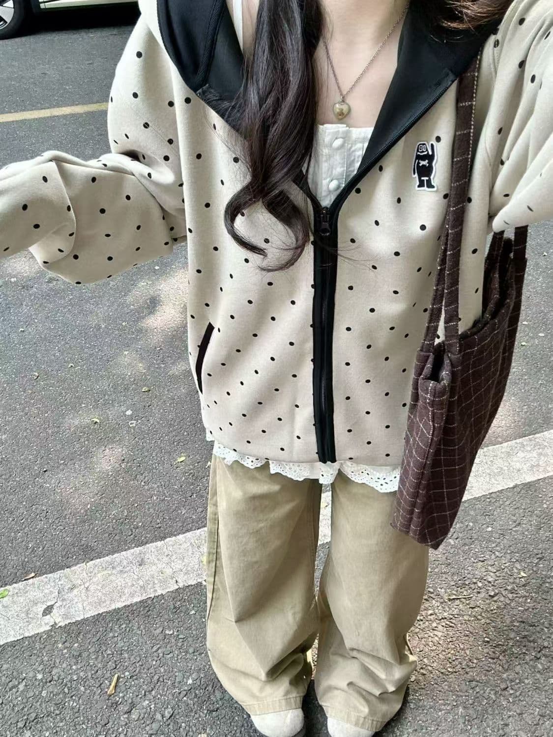 후아 면 복합 레트로 도트 무늬 자수 후드 오픈 가디건 후드티 여성 가을 겨울 새로운 캐주얼 루즈핏 검은 색 테두리 재킷 이미지 3