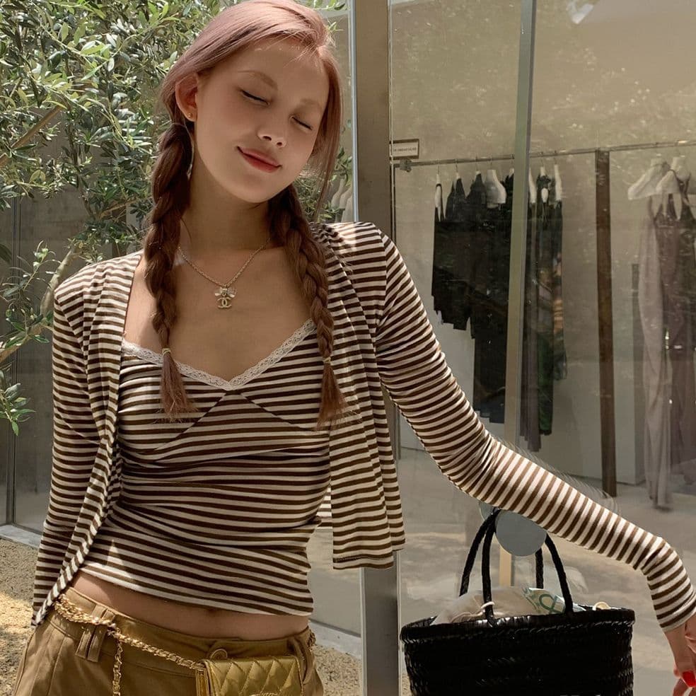 주간 실크 스트라이프 이른 가을 한 부서 캐미솔 오픈 가디건 두 조각 여성 세트 가을 핫걸 긴팔 쇼트 스타일 맨위 세트 이미지 2