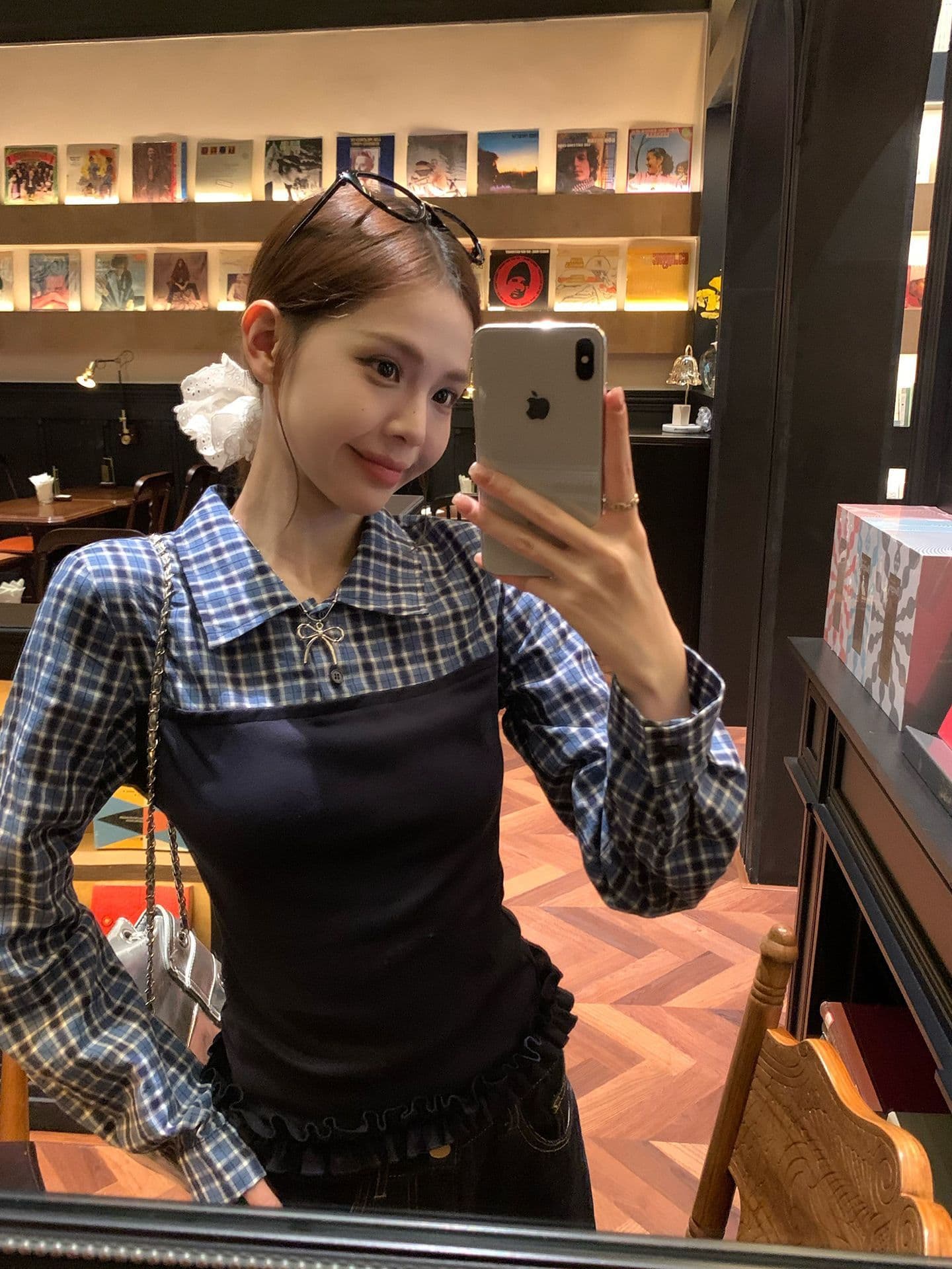 면 100% 체크무늬 레트로 학원 스타일 패치워크 페이크 레이어드 긴팔 티셔츠 여성 디자인 센스 몸매 가꾸기 슬림해 보이는 작은 대중 맨위 이미지 3