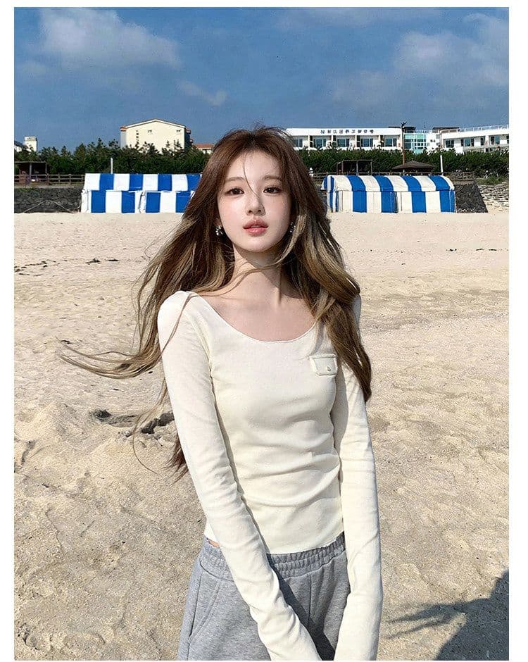 2026 가을 겨울 한국 스타일 새로운 u 칼라 몸매 가꾸기 긴팔 티셔츠 여성 단색 핫걸 다용도 기본 셔츠 상세 이미지 4