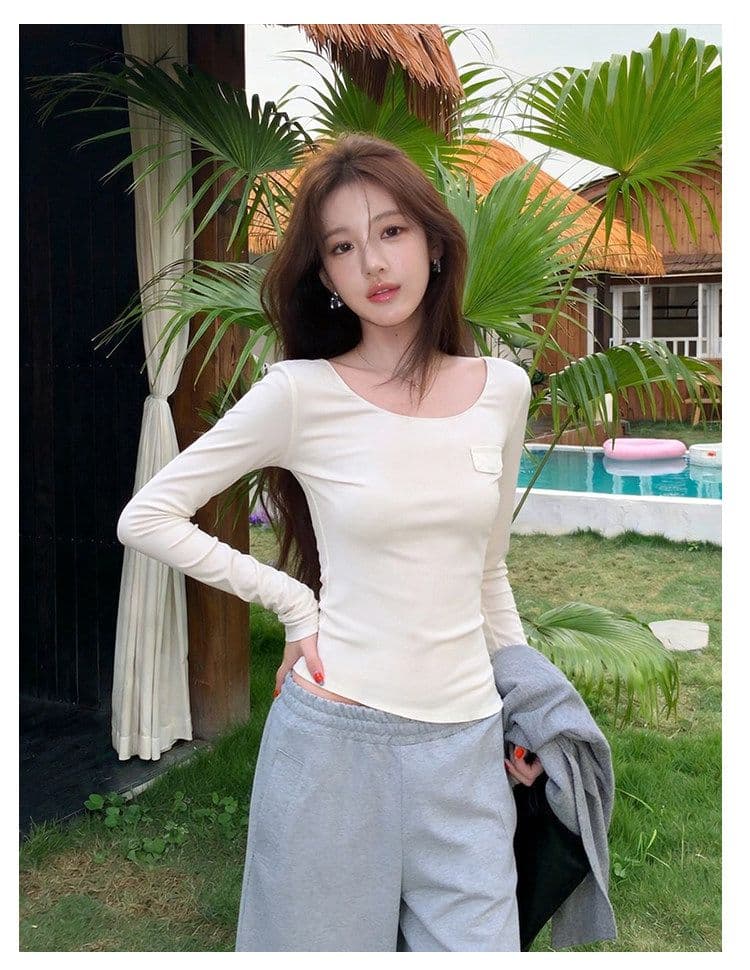 2026 가을 겨울 한국 스타일 새로운 u 칼라 몸매 가꾸기 긴팔 티셔츠 여성 단색 핫걸 다용도 기본 셔츠 상세 이미지 5
