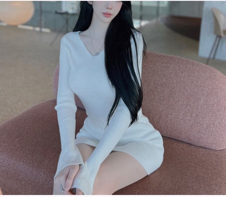 한국 동대문 신제품 부드러운 품격 여성 V넥 연꽃 잎 긴팔 니트 드레스 상세 이미지 16