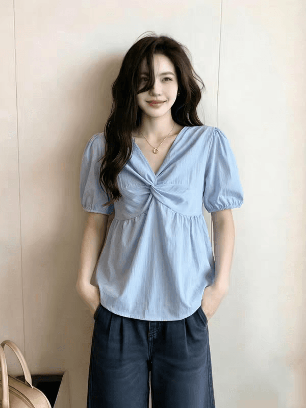 외국 가스 디자인 센스 비틀림 거품 소매 여성 셔츠 여름 빅 사이즈 통통한 여동생 고유 한 패션 다용도 파란색 작은 셔츠 이미지 3