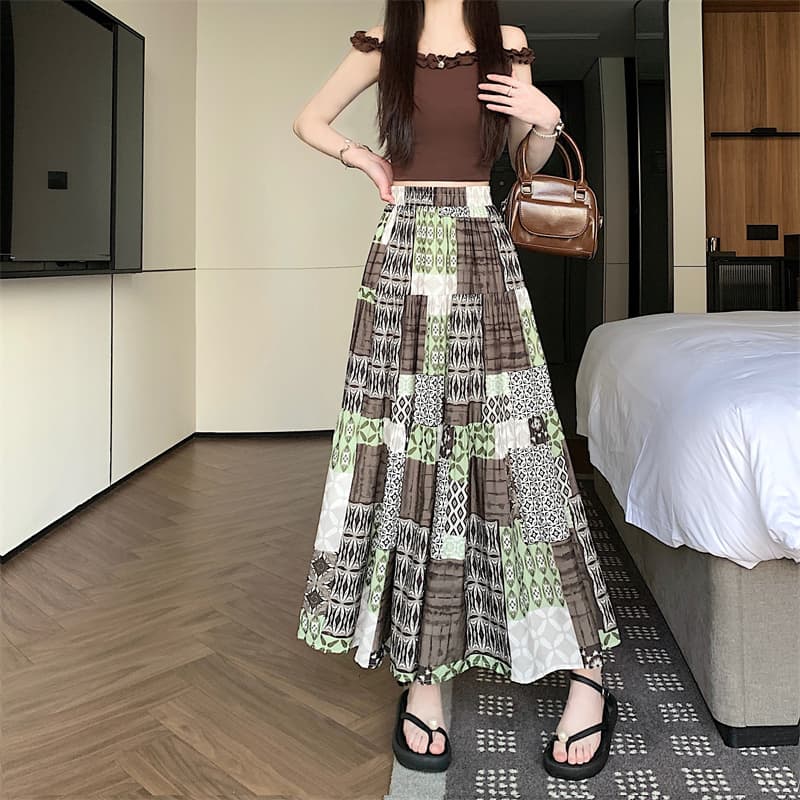 모델 실사 여름 통기성 차가운 라미 프린트 한 마디 반신 롱 스커트 다용도 슬림해 보이는 디스플레이 높음 반신 스커트 이미지 3