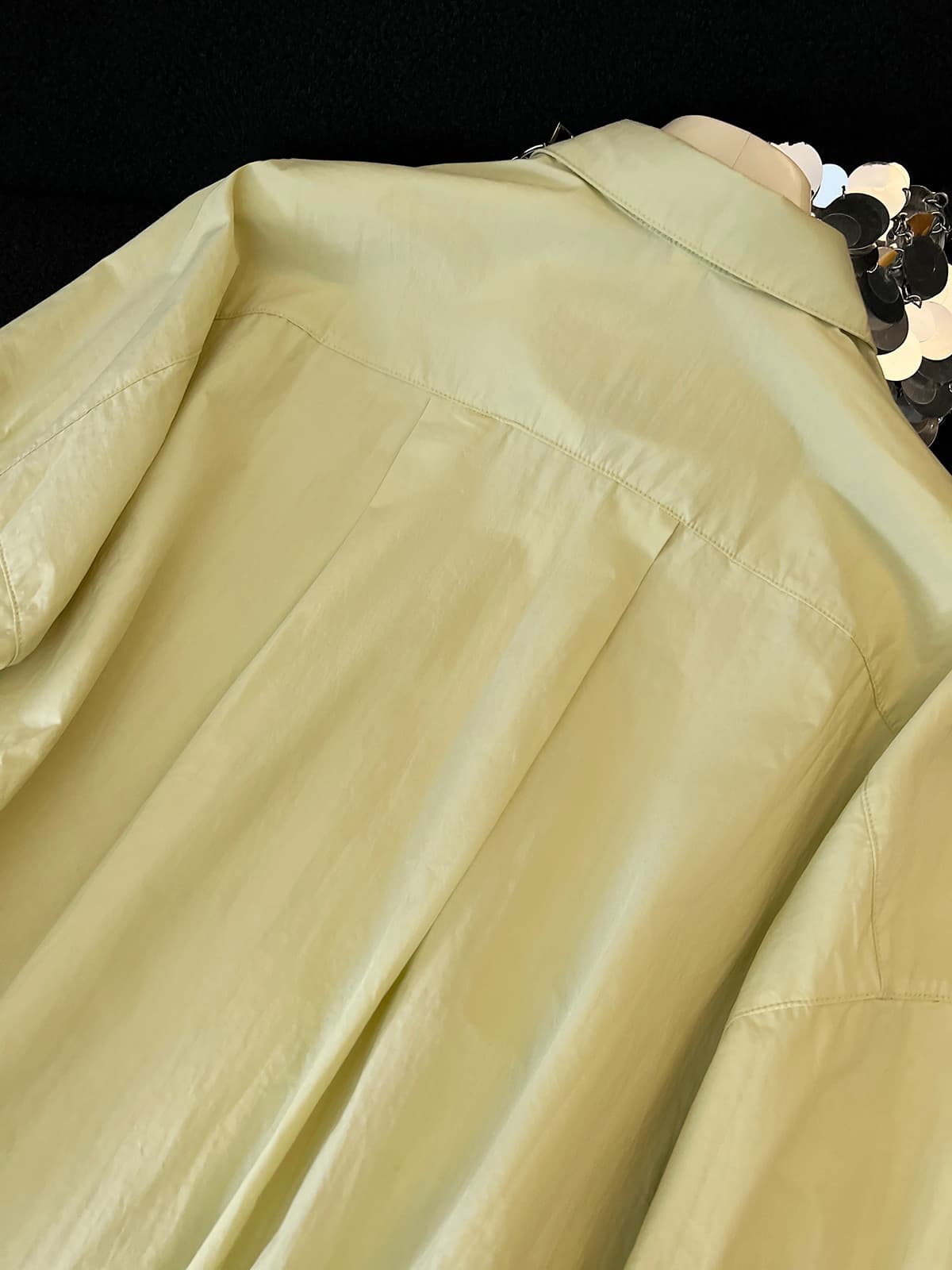 우아한 녹색 샤 징 버클 105g 누룩 워시 좋은 면 부드럽다 원형 서있는 자르다 자외선 차단 여성 셔츠 상세 이미지 8