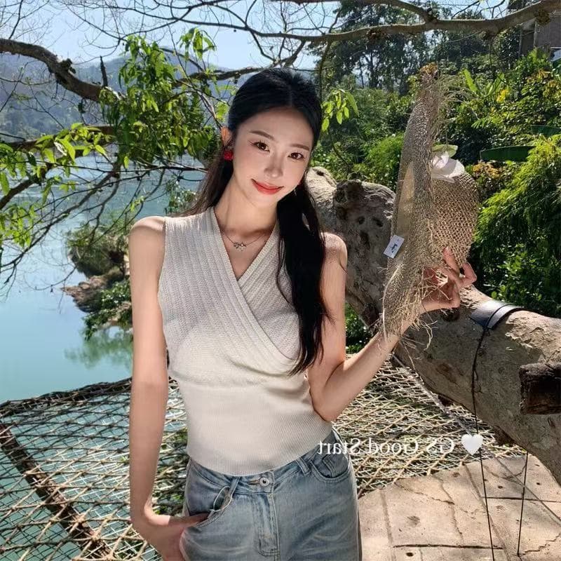 섹시함 로얄 자매 바람 단색 V넥 민소매 니트 조끼 여성 여름 새로운 몸매 가꾸기 슬림해 보이는 맨위 이미지 4
