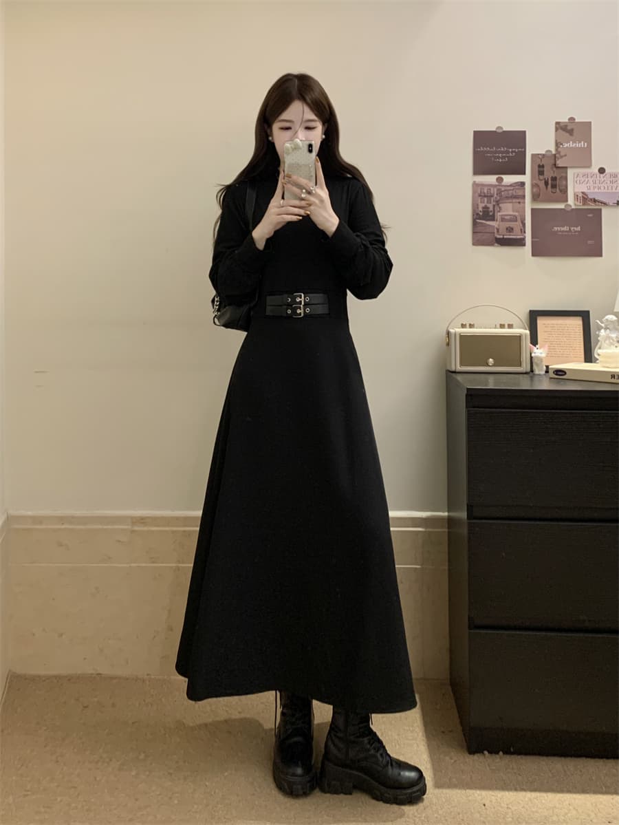 실사 빅 사이즈 여성 의류 페이크 레이어드 여성 가을 겨울 새로운 긴팔 터틀넥 패치워크 슬림해 보이는 허리 수축 만나는 작은 검은 드레스 이미지 3