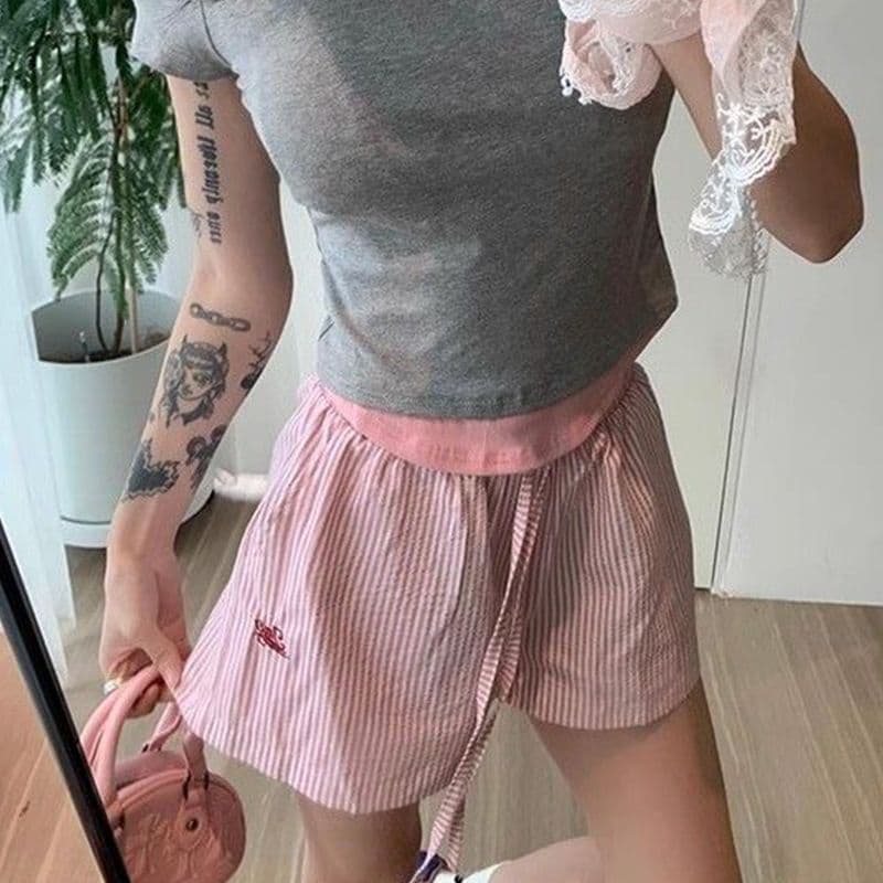 있음 선적 원본 새로운 세로 줄무늬 펌프 로프 알파벳 자수 넓은 다리가 짧다. 바지 여성 루즈핏 여름 캐주얼 바지 이미지 4