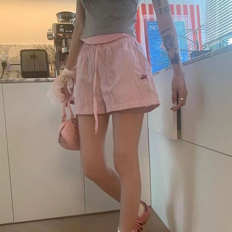 있음 선적 원본 새로운 세로 줄무늬 펌프 로프 알파벳 자수 넓은 다리가 짧다. 바지 여성 루즈핏 여름 캐주얼 바지 이미지 5