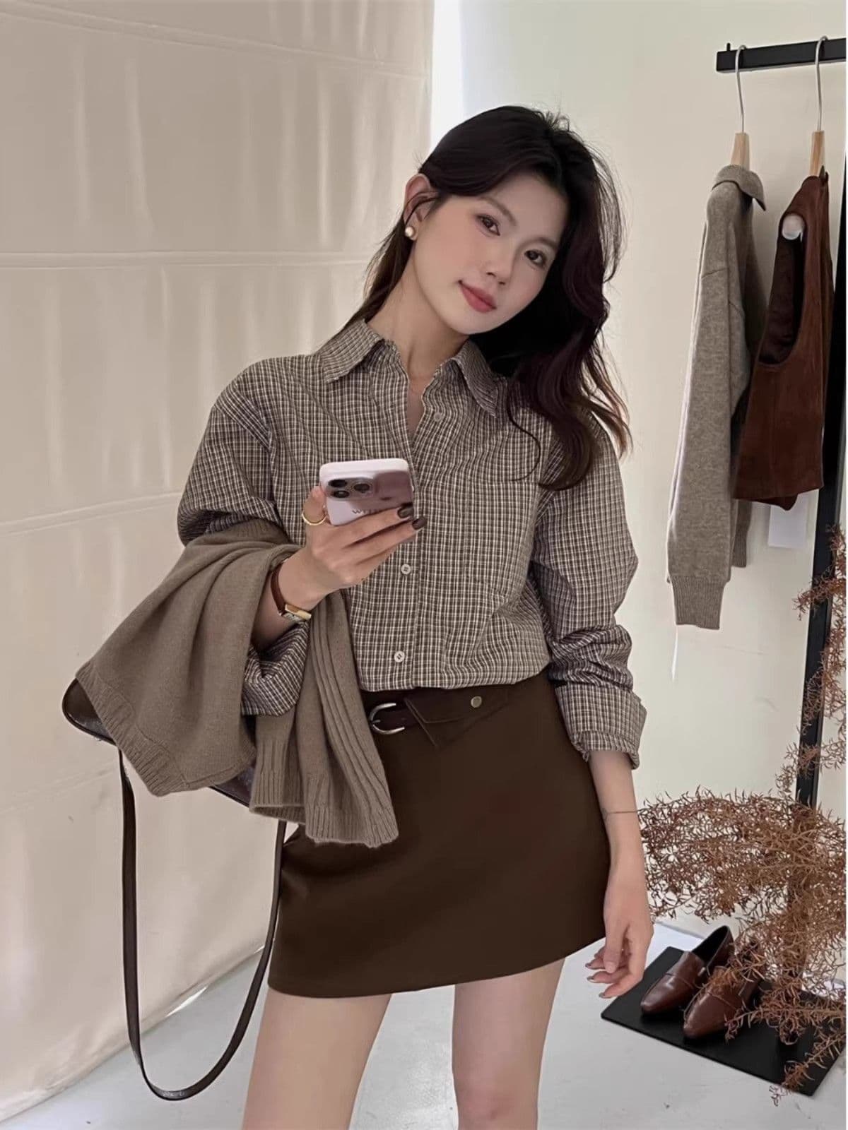 있음 선적 원본 새로운 디자인 센스 긴팔 체크무늬 셔츠 항구 바람 세련된 센스 루즈핏 POLO 칼라 맨위 여성 이미지 3