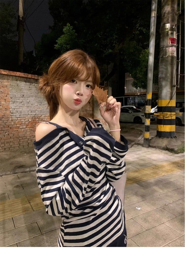 260 그램 차가운 실크 코튼 사람들 면 페이크 레이어드 스트라이프 오프숄더 긴팔 티셔츠 여성 조기 가을 디자인 오프숄더 맨위 상세 이미지 10