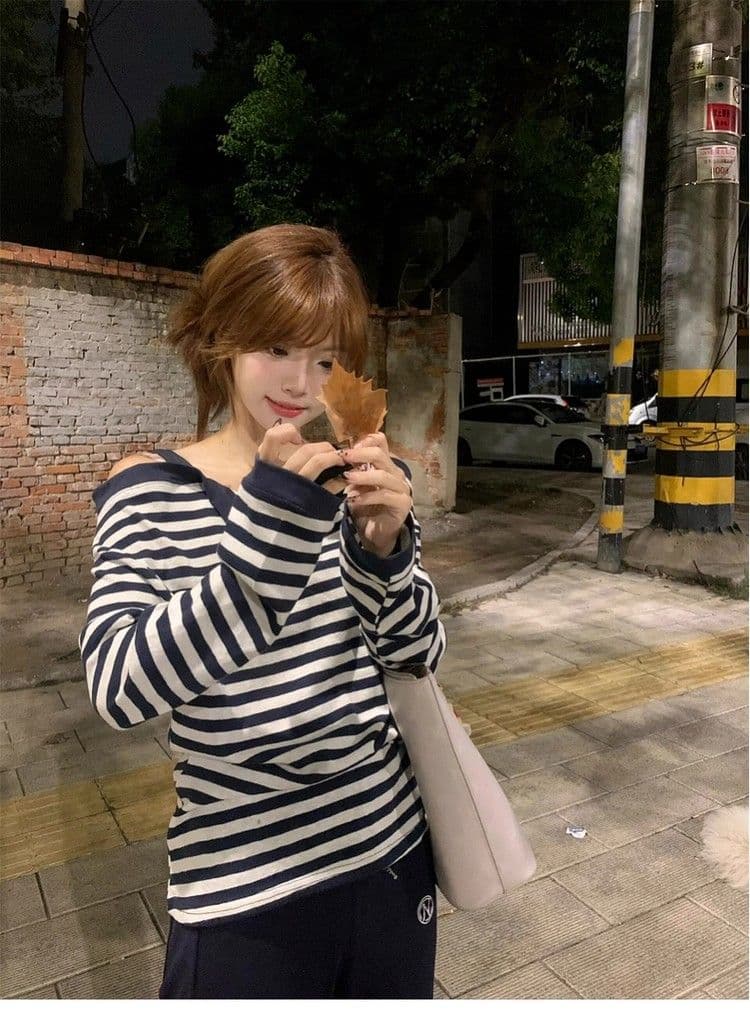 260 그램 차가운 실크 코튼 사람들 면 페이크 레이어드 스트라이프 오프숄더 긴팔 티셔츠 여성 조기 가을 디자인 오프숄더 맨위 상세 이미지 11