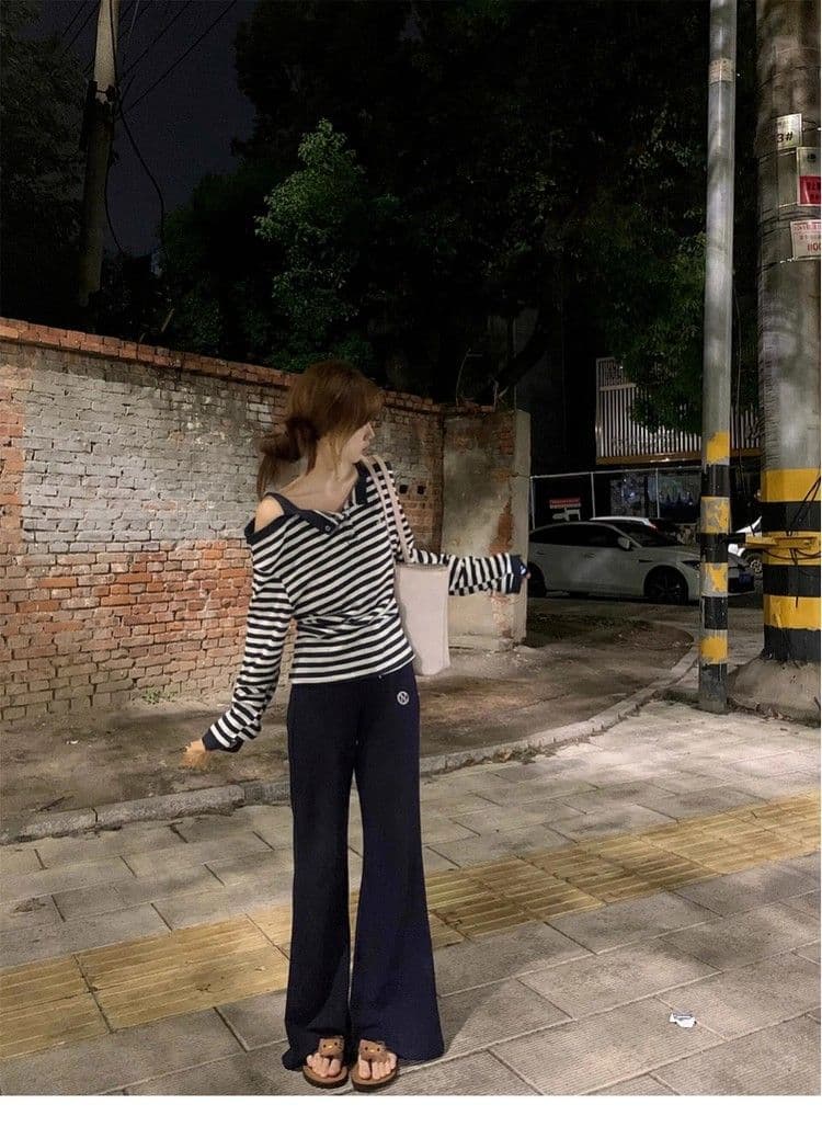 260 그램 차가운 실크 코튼 사람들 면 페이크 레이어드 스트라이프 오프숄더 긴팔 티셔츠 여성 조기 가을 디자인 오프숄더 맨위 상세 이미지 14