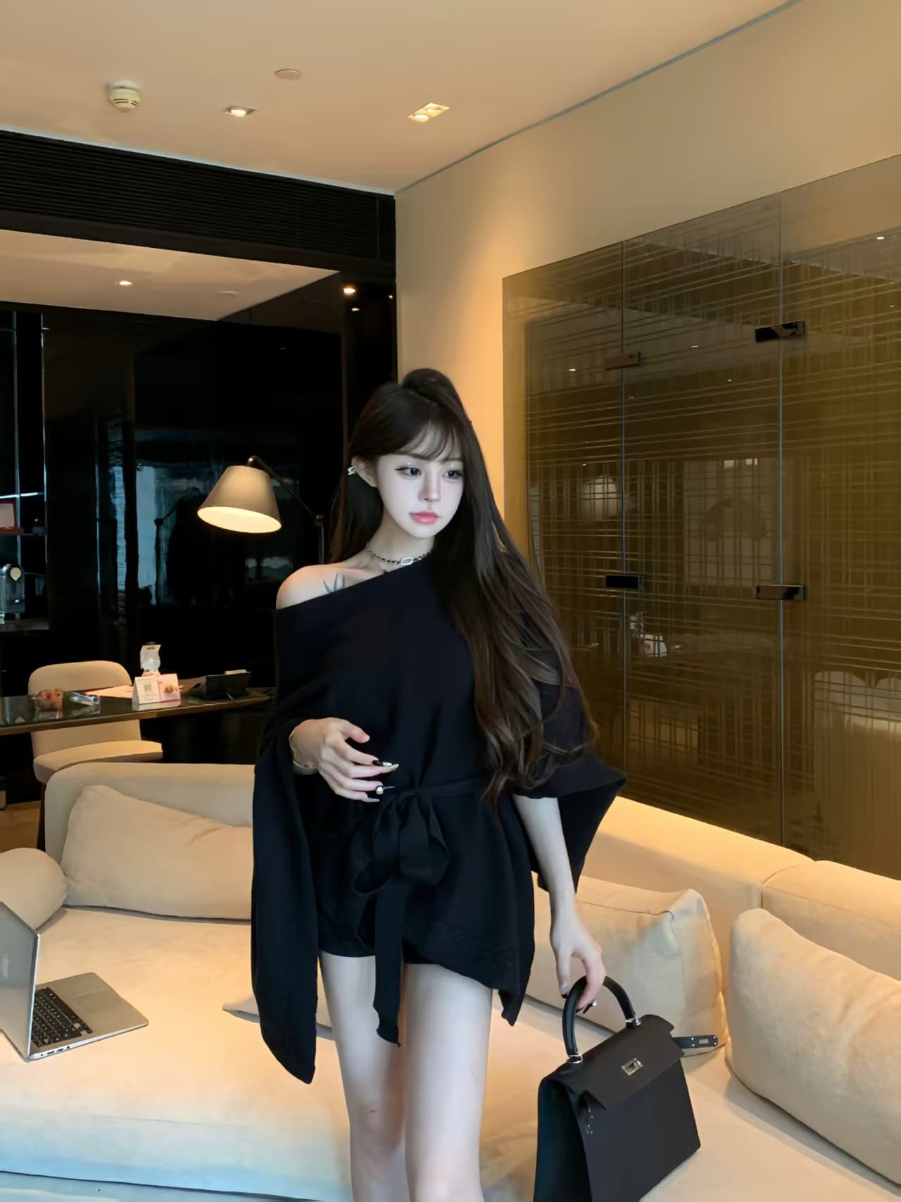 빛 럭셔리 오프숄더 스트랩 허리 수축 숄 맨위 여성 2025 이른 가을 새로운 품격 비싼 가스 미니멀리즘 클래식 망토 이미지 4