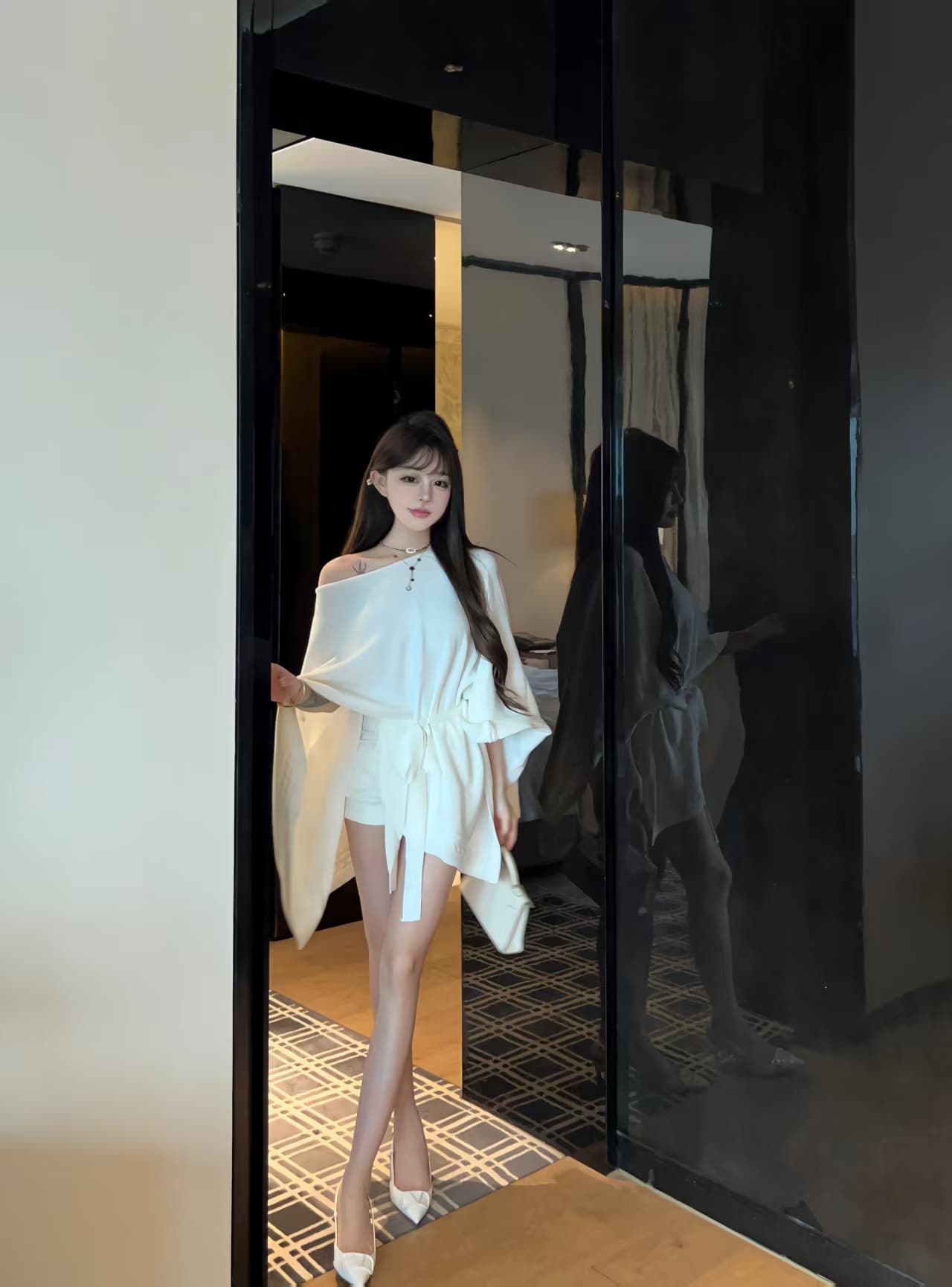 빛 럭셔리 오프숄더 스트랩 허리 수축 숄 맨위 여성 2025 이른 가을 새로운 품격 비싼 가스 미니멀리즘 클래식 망토 상세 이미지 1