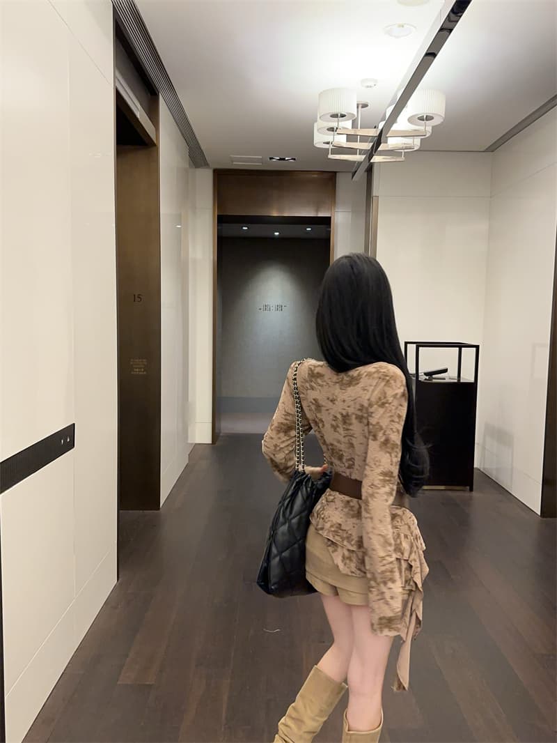 실사 고급 센스 다용도 페이크 레이어드 흔들다 칼라 긴팔 티셔츠 맨위 여성 경기 벨트 이미지 4
