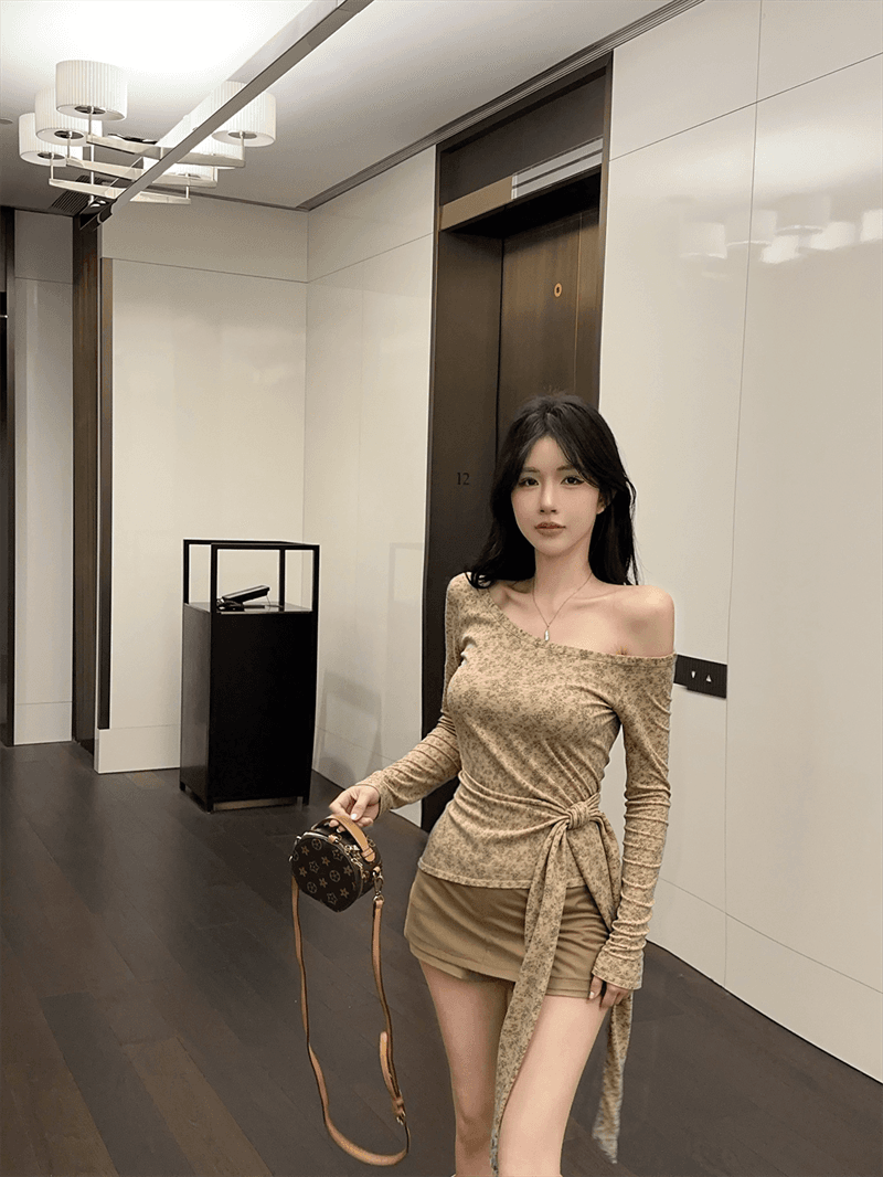 실사 디자인 센스 헤일로 염색 비스듬한 칼라 오프숄더 긴팔 스트랩 허리 수축 티셔츠 맨위 여성 상세 이미지 14