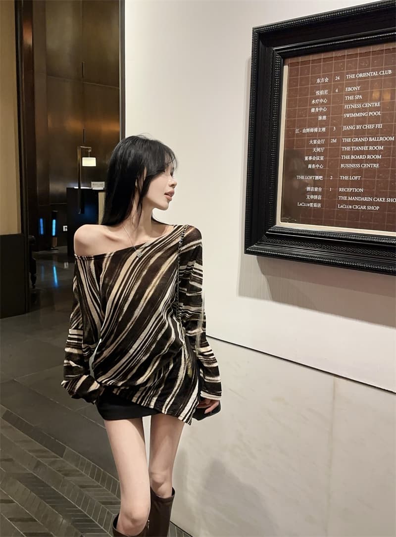 실사 불규칙 배색 스트라이프 비스듬한 칼라 오프숄더 긴팔 티셔츠 여성 벨트 포함 상세 이미지 6