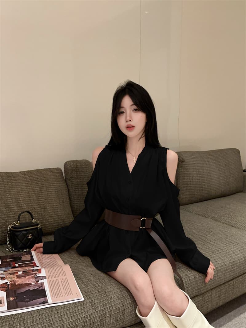실사 화이트 오프숄더 허리 수축 슬림해 보이는 불규칙 긴팔 여성 셔츠 벨트 포함 상세 이미지 20