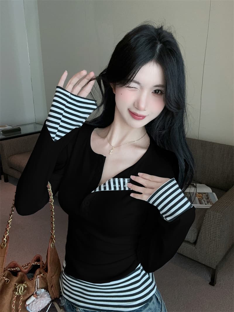 실사 스트라이프 배색 페이크 레이어드 털이 있고 두꺼운 순면 티셔츠 맨위 여성 이미지 3