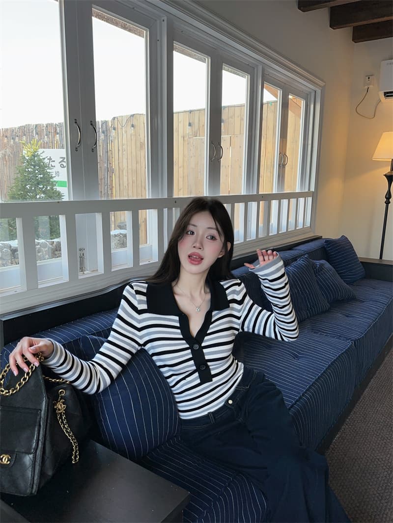 실사 오래된 돈 바람 폴로 칼라 배색 단추 스트라이프 니트 기본 셔츠 여성 상세 이미지 18