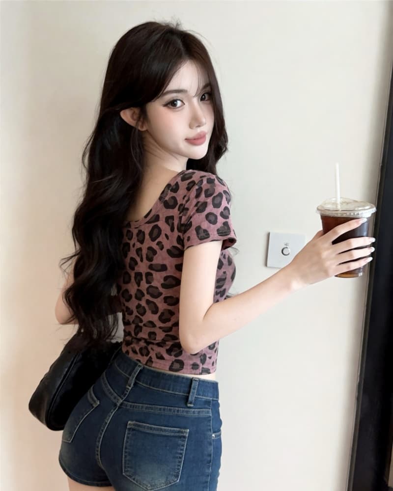 실사 새로운 레트로 u 칼라 레오파드 무늬 알파벳 프린트 리브 면 반팔 티셔츠 여성 벨트 어깨 패드 이미지 5