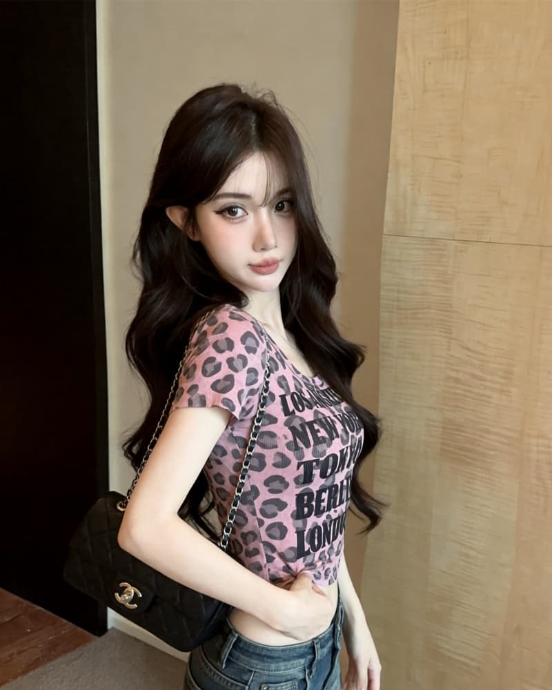 실사 새로운 레트로 u 칼라 레오파드 무늬 알파벳 프린트 리브 면 반팔 티셔츠 여성 벨트 어깨 패드 상세 이미지 9