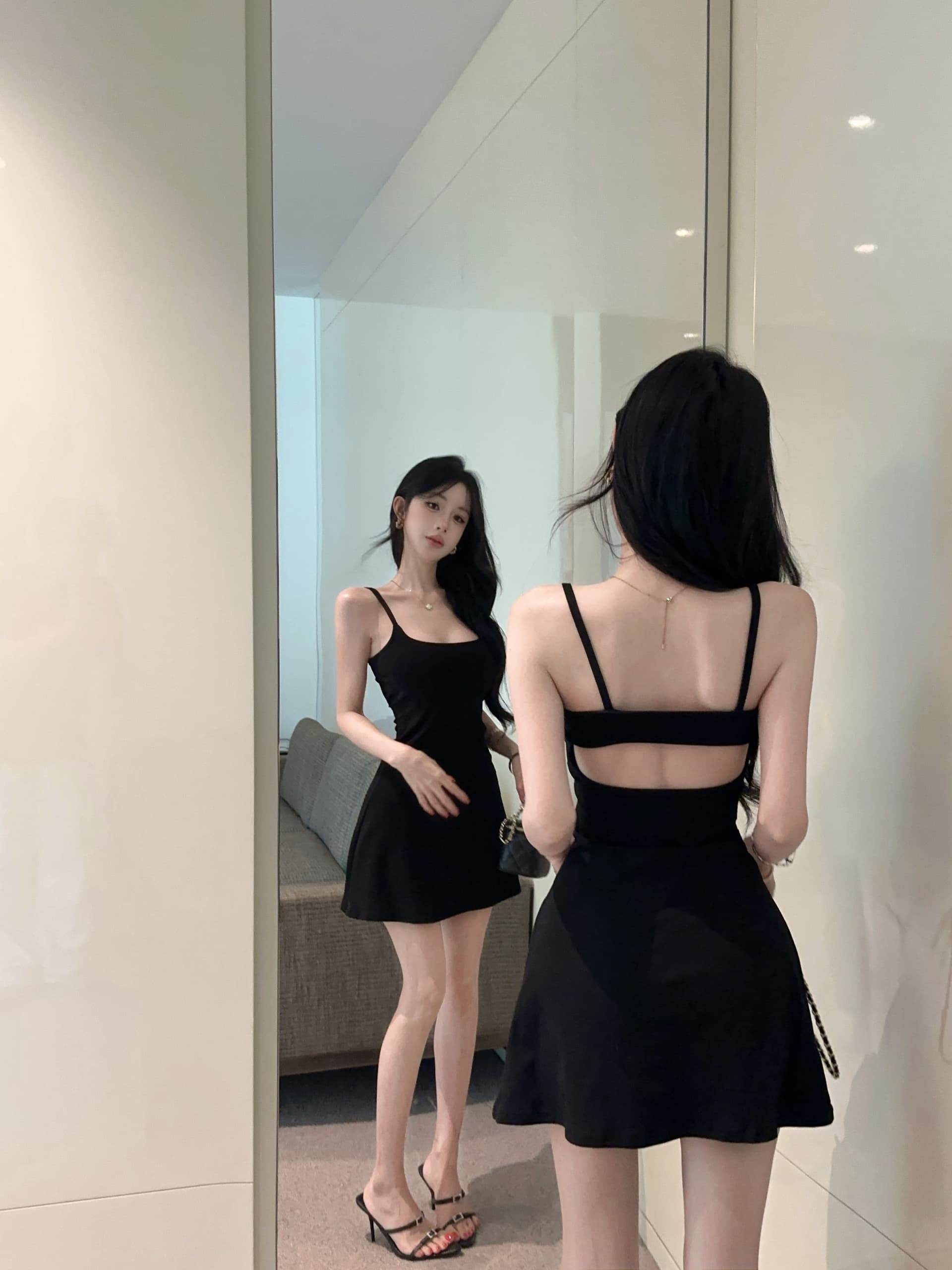 실사 새로운 다용도 여성 의류 섹시함 낮은 가슴 백리스 슬림해 보이는 큰 진자 허리 수축 작은 검은 드레스 슬립 치마 상세 이미지 4