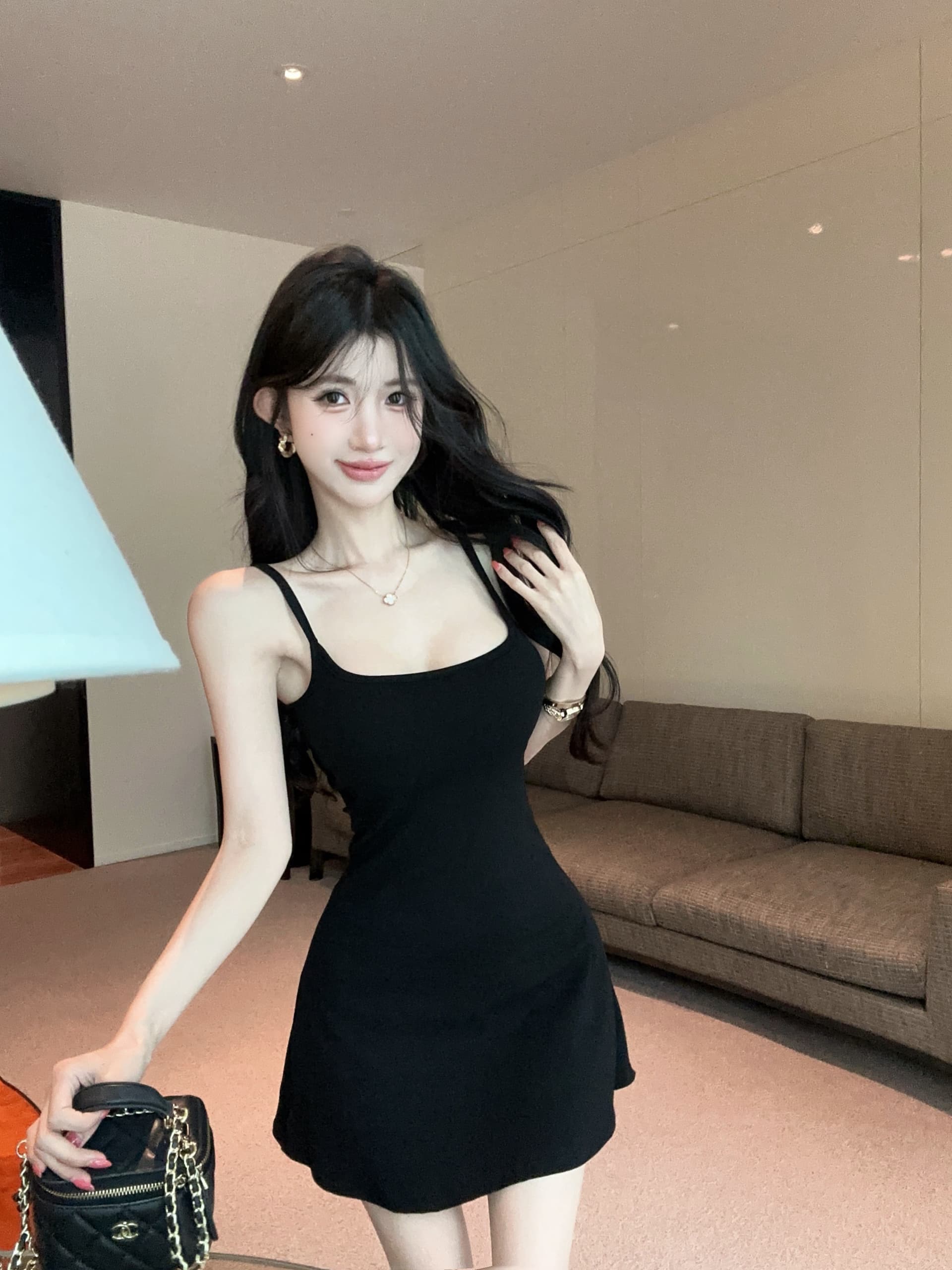 실사 새로운 다용도 여성 의류 섹시함 낮은 가슴 백리스 슬림해 보이는 큰 진자 허리 수축 작은 검은 드레스 슬립 치마 상세 이미지 12