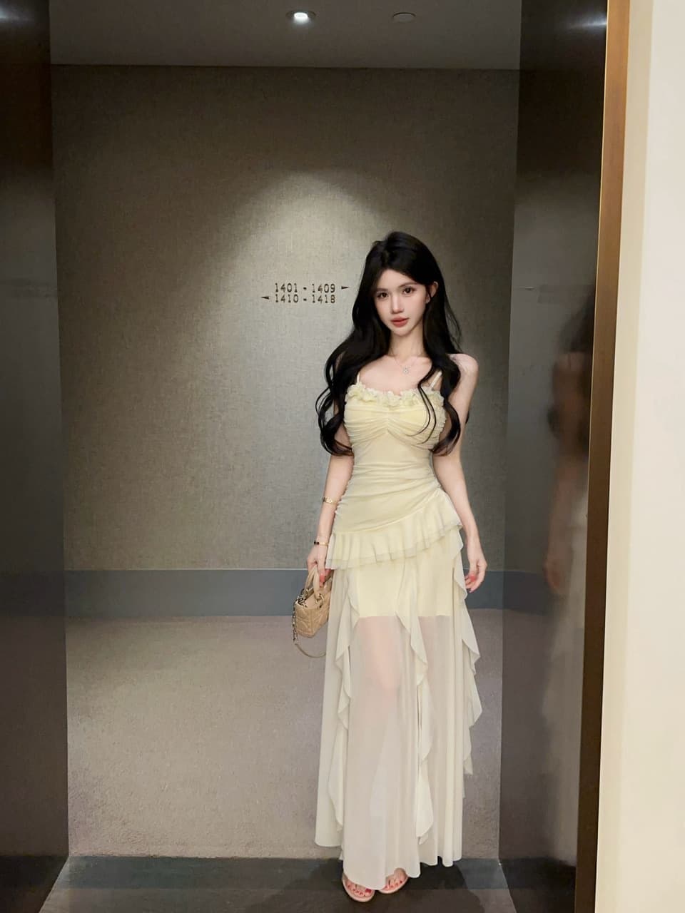 실사 새로운 다용도 롱 스커트 섹시함 낮은 가슴 망사 롱 코트 슬림해 보이는 허리 수축 슬립 드레스 상세 이미지 17