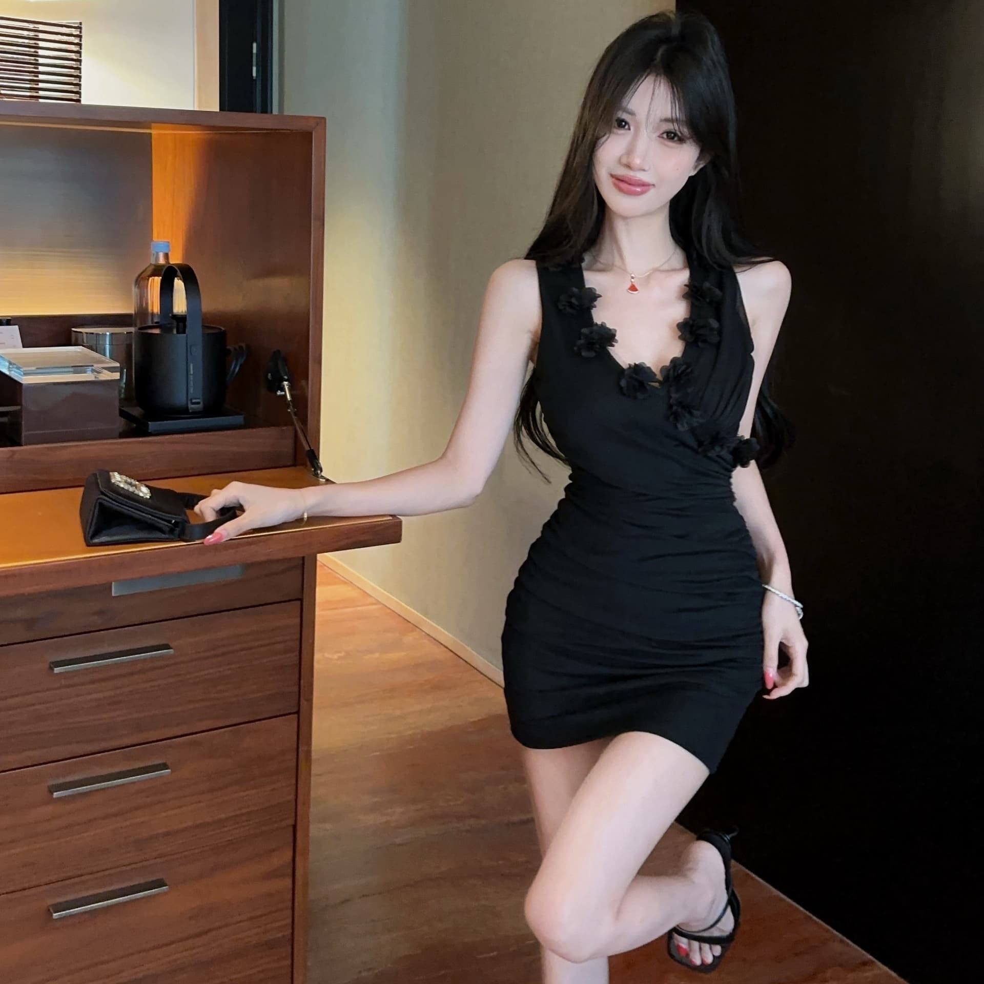 실사 새로운 쇼트 스타일 망사 섹시함 V넥 꽃 패치워크 민소매 타이트 스커트 드레스 복장 이미지 4