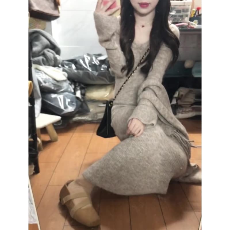 프랑스식 부드러운 바람 레트로 오트밀 색상 V넥 니트 품격 드레스 자이언트 잘 생긴 꼬집기 허리 A라인 스커트 2026 가을 이미지 6