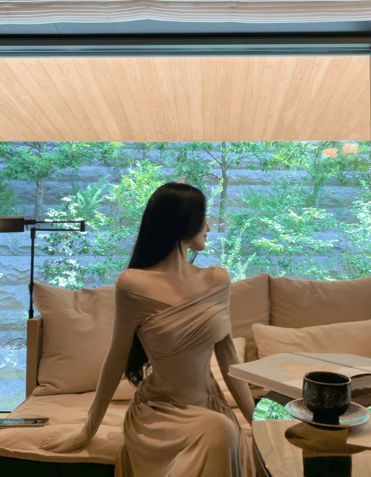 품격 긴팔 주름 여성 드레스 2026 가을 새로운 오프숄더 몸매 가꾸기 허리 수축 롱 스커트 상세 이미지 4