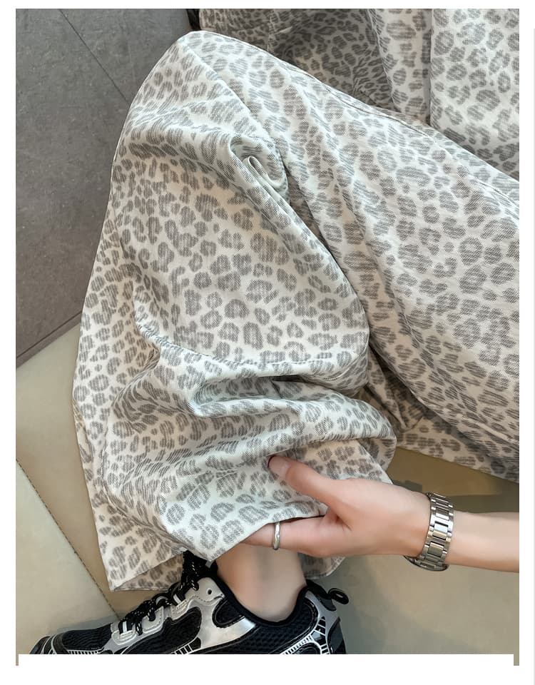 실사 레트로 레오파드 무늬 모통이 칼 넓은 다리 캐주얼 바지 여성 2026 새로운 하이웨이스트 루즈핏 슬림해 보이는 스트레이트 바닥 청소 긴 바지 상세 이미지 31