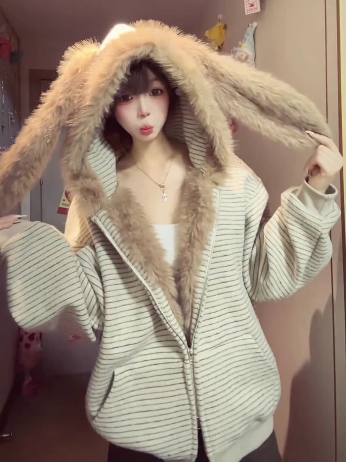 아메리칸 레트로 조수 브랜드 스트라이프 토끼 귀 털이 있는 오픈 가디건 면 에 따르면 여성 가을 겨울 새로운 후드 커플 모피 칼라 두꺼움 재킷 상세 이미지 4