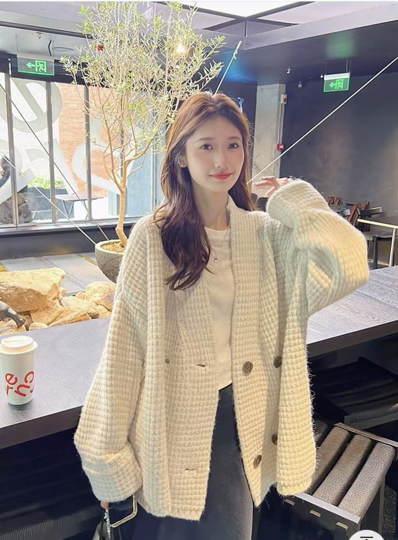 느긋한 루즈핏 스웨터 오픈 가디건 여성 코트 가을 맨위 니트 디자인 센스 V넥 고급 센스