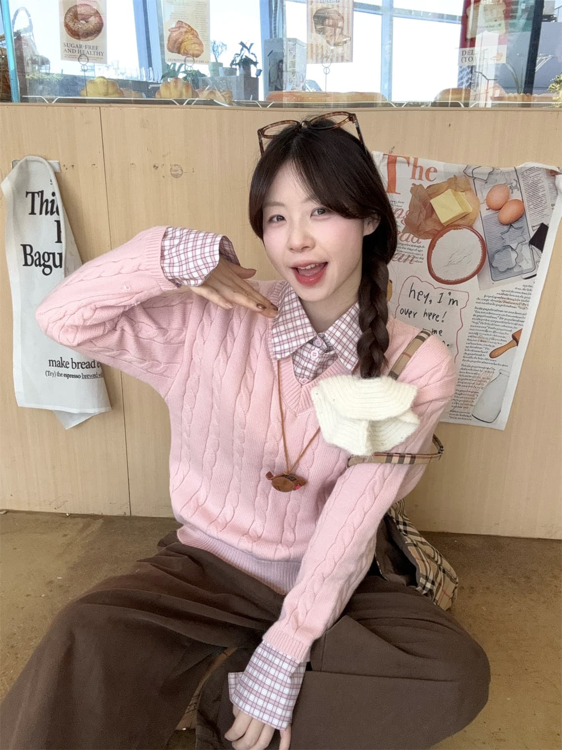실사 2025 가을 겨울 새로운 핑크색 페이크 레이어드 POLO 칼라 긴팔 스웨터 여자 패치워크 칼라 만나는 맨위 이미지 3