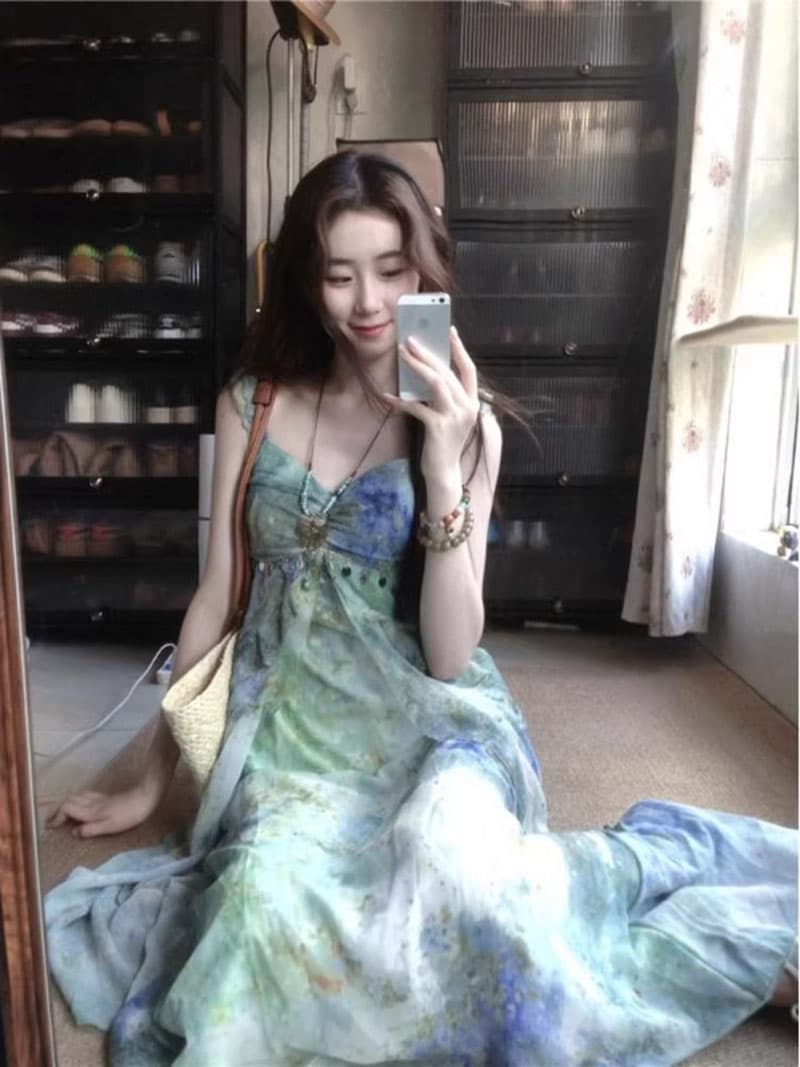 휴가 바람 슬립 드레스 헤일로 염색 여름 새로운 허리 수축 치마 새로운 패션 폭발 2026 신제품 여성 치마